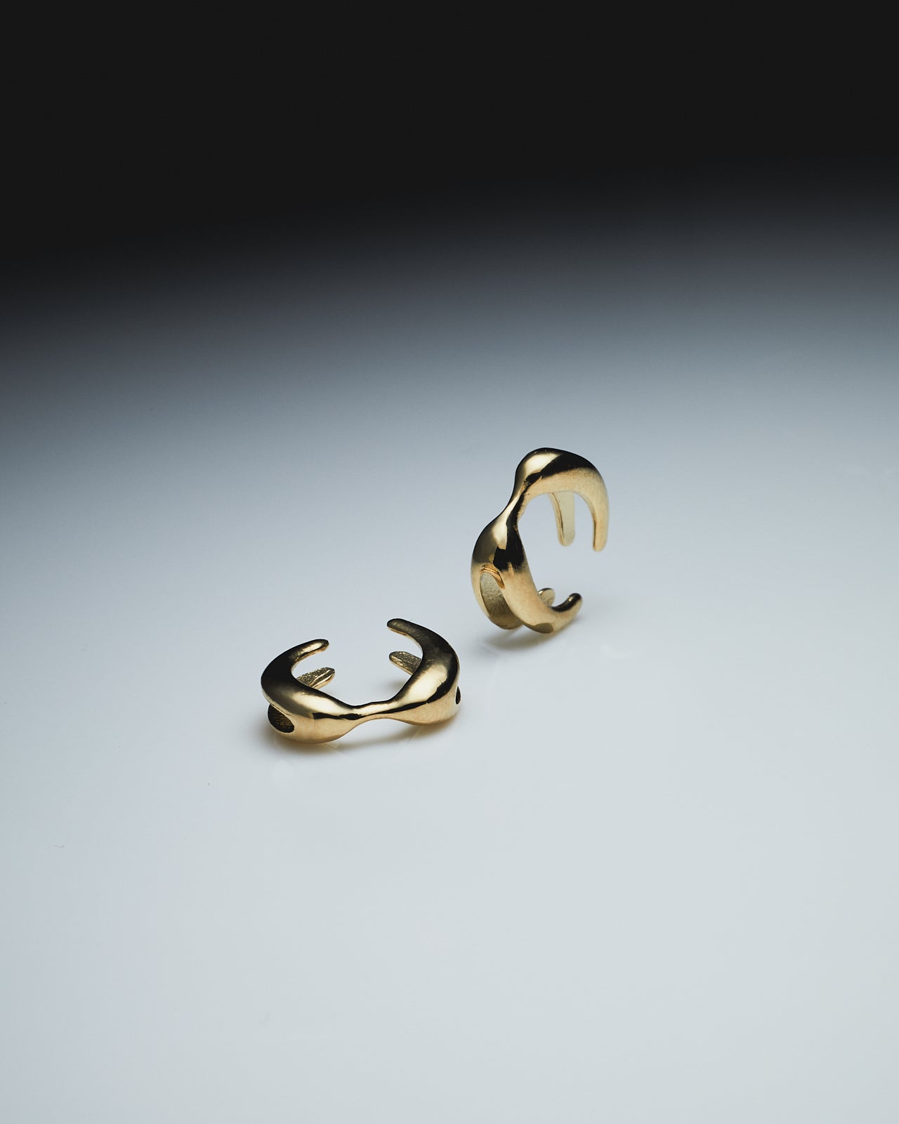 14K X Earcuff