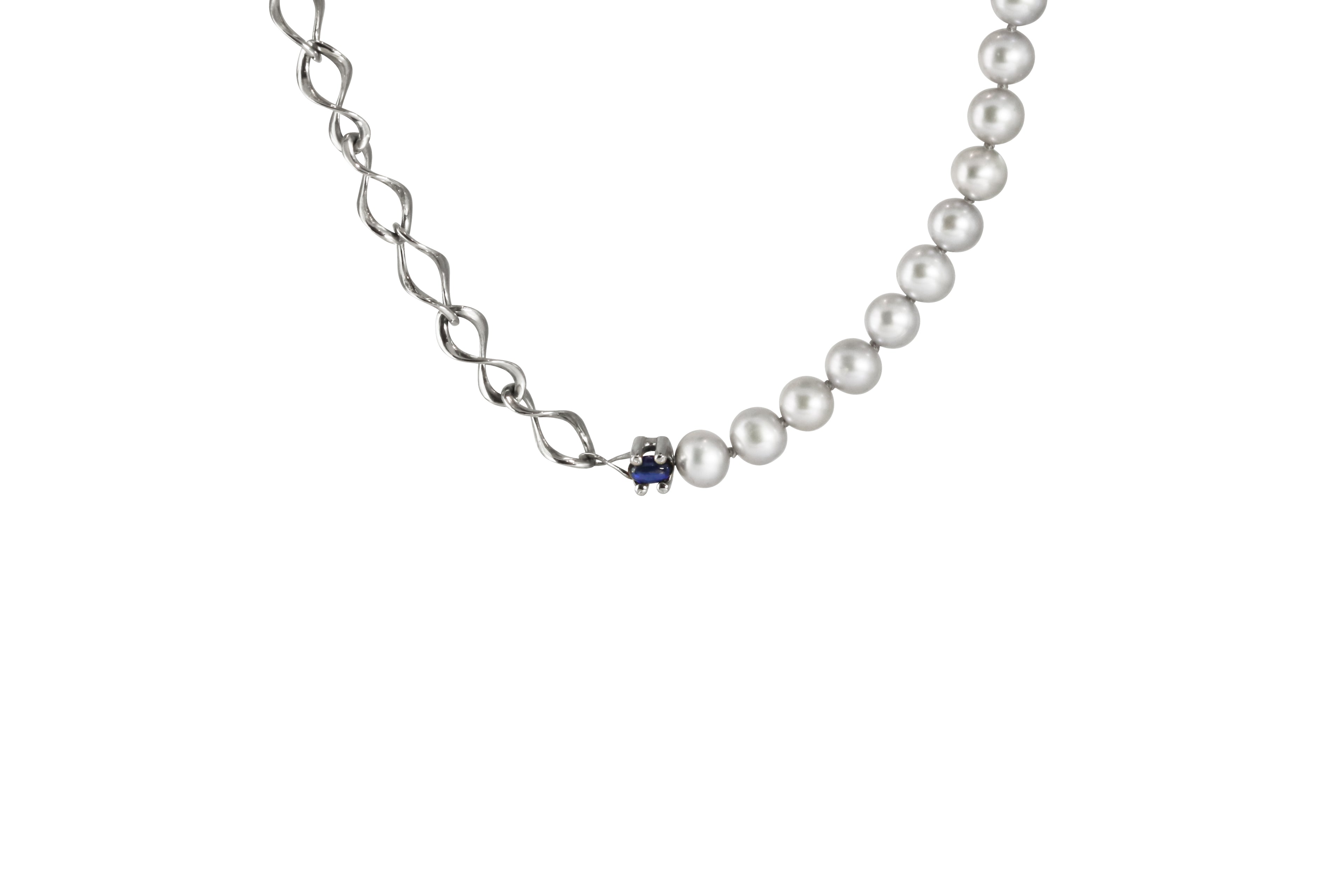 X NUCLEUS CHAIN PEARL NECKLACE